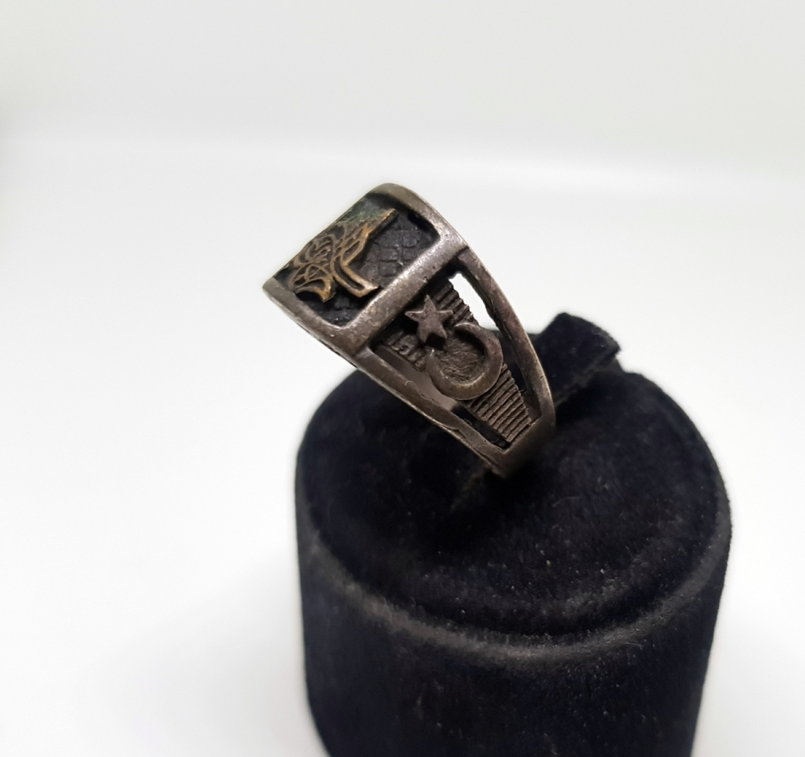 ÜZERİ TUĞRA MOTİFLİ GÜMÜŞ YÜZÜK