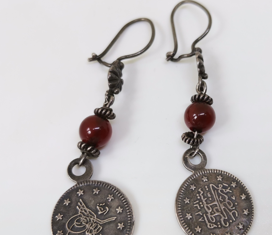 SALLAMALARINDA TUĞRA MOTİFİ BULUNAN ÖZEL YAPIM GÜMÜŞ KÜPE