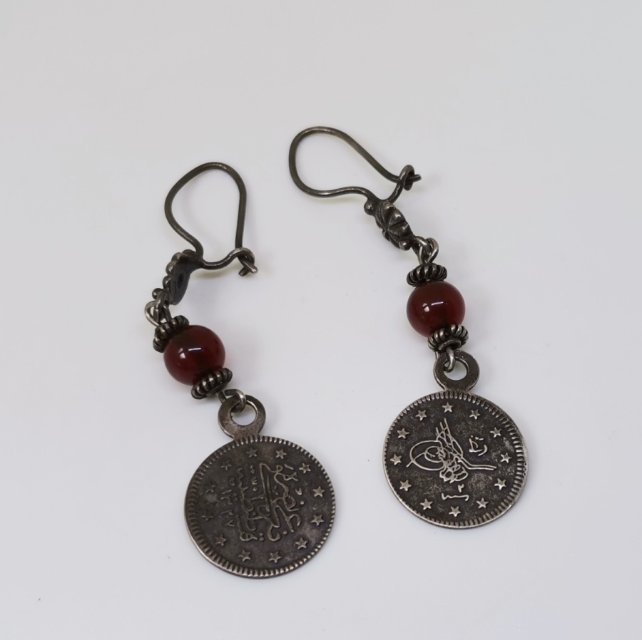 SALLAMALARINDA TUĞRA MOTİFİ BULUNAN ÖZEL YAPIM GÜMÜŞ KÜPE