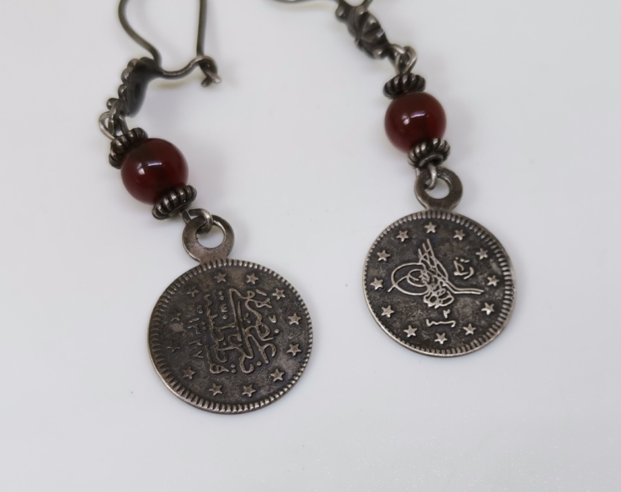 SALLAMALARINDA TUĞRA MOTİFİ BULUNAN ÖZEL YAPIM GÜMÜŞ KÜPE