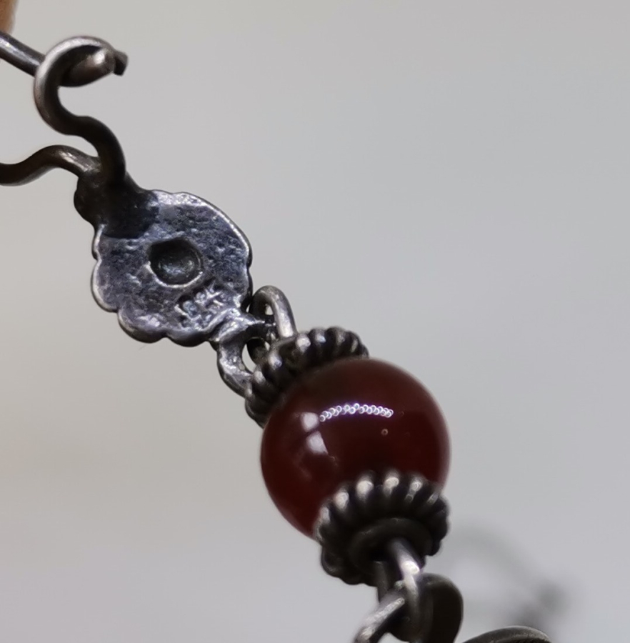 SALLAMALARINDA TUĞRA MOTİFİ BULUNAN ÖZEL YAPIM GÜMÜŞ KÜPE