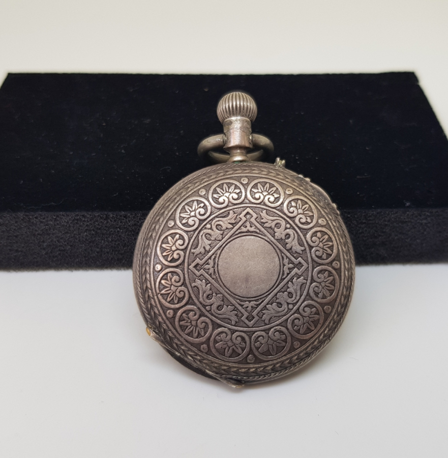 ÜZERİ KABARTMA İŞÇİLİKLİ OSMANLI DÖNEMİ GÜMÜŞ CEP SAATİ KASASI