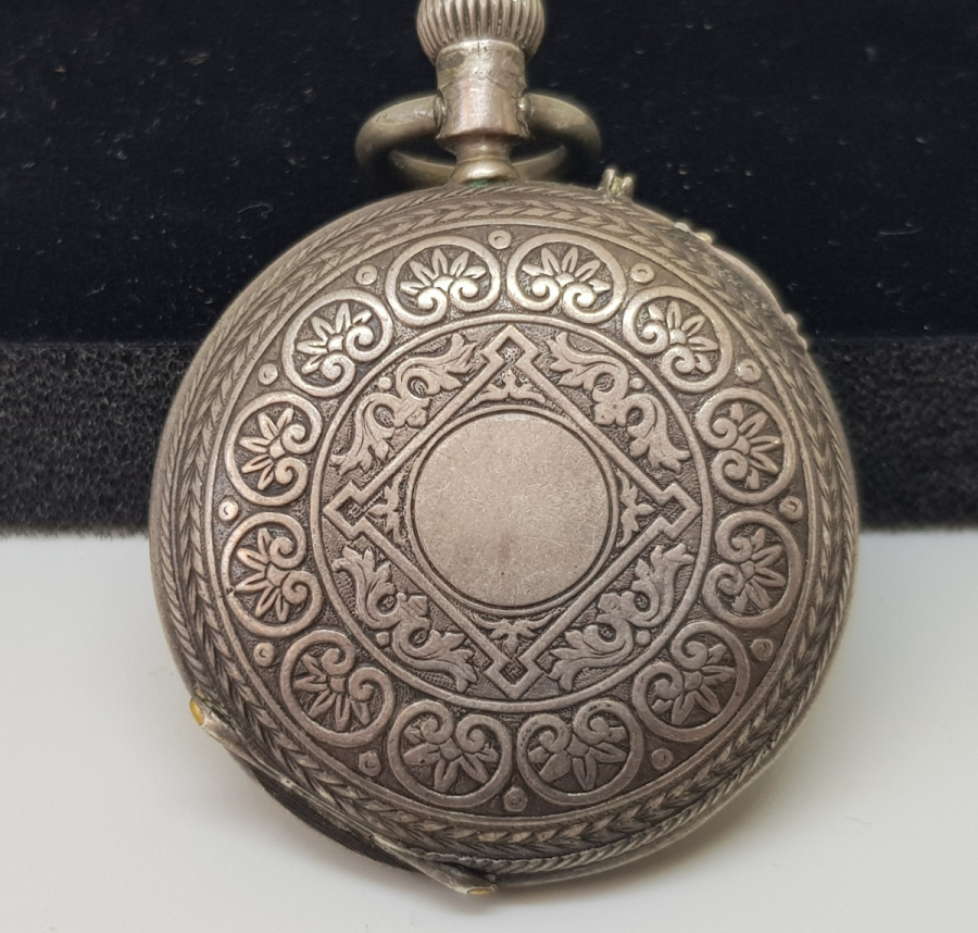 ÜZERİ KABARTMA İŞÇİLİKLİ OSMANLI DÖNEMİ GÜMÜŞ CEP SAATİ KASASI