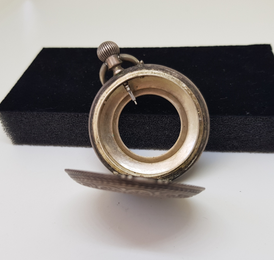 ÜZERİ KABARTMA İŞÇİLİKLİ OSMANLI DÖNEMİ GÜMÜŞ CEP SAATİ KASASI