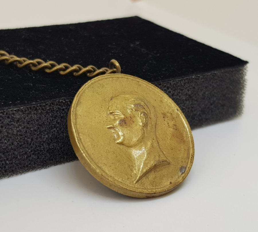 TÜRKİYE CUMHURİYETİNİN 10. YIL MADALYASI