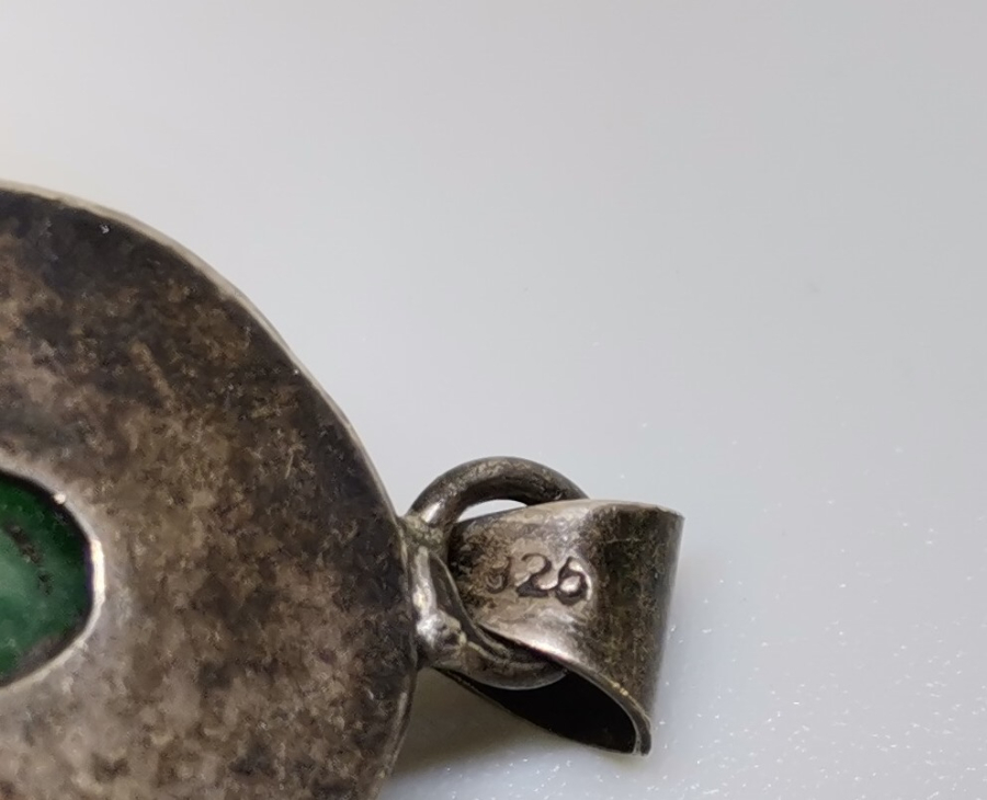 DOĞAL ZÜMRÜT TAŞLI ÖZEL YAPIM GÜMÜŞ KOLYE UCU