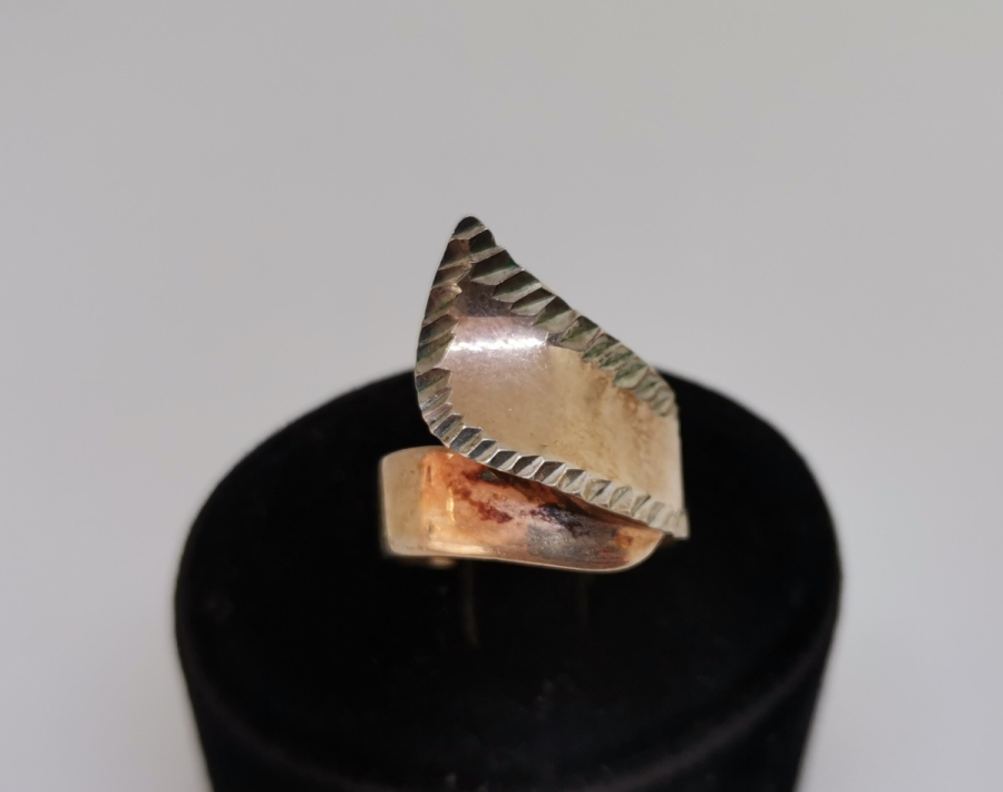 KALEM İŞÇİLİKLİ VE ALTIN KAPLAMA ÖZEL YAPIM SANATÇI İŞİ GÜMÜŞ YÜZÜK