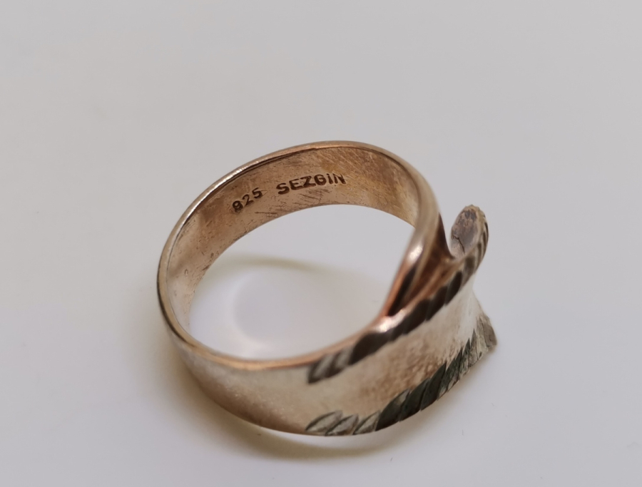 KALEM İŞÇİLİKLİ VE ALTIN KAPLAMA ÖZEL YAPIM SANATÇI İŞİ GÜMÜŞ YÜZÜK