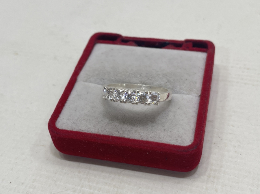 BEŞ TAŞ MODEL GÜMÜŞ YÜZÜK