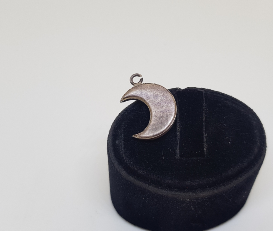 HİLAL FORMUNDA İÇİNDE DUASI İLE GÜMÜŞTEN MAMUL CEVŞEN-İ KEBİR