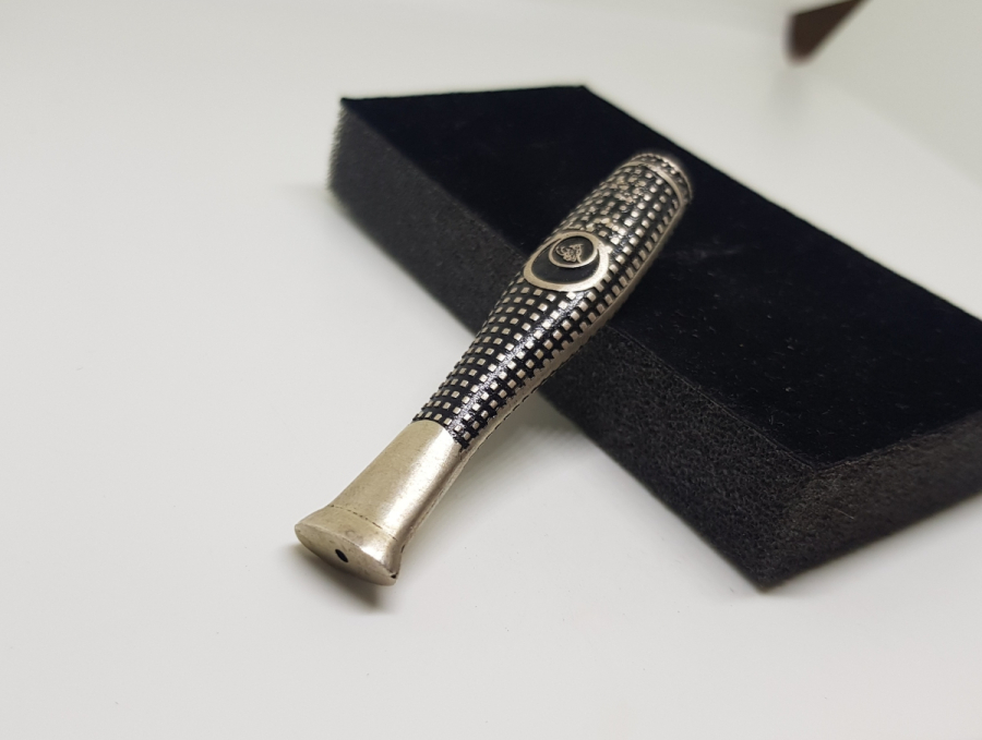 ÜZERİ TUĞRALI ÖZEL YAPIM GÜMÜŞ SİGARA AĞIZLIĞI