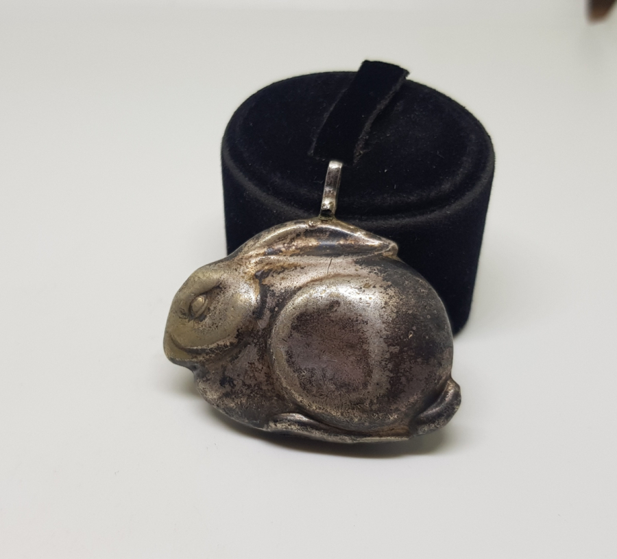 TAVŞAN FORMLU ANTİKA GÜMÜŞ ÇINGIRAK