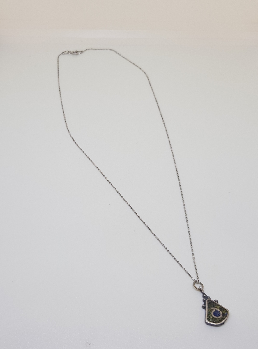 DOĞAL TAŞLARLA SÜSLÜ GÜMÜŞ KOLYE