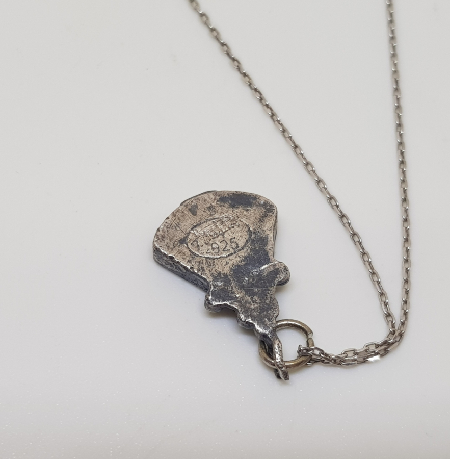 DOĞAL TAŞLARLA SÜSLÜ GÜMÜŞ KOLYE