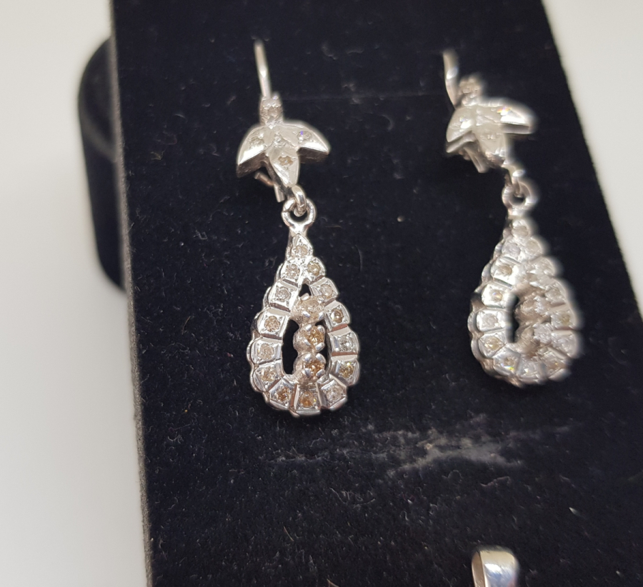 PIRLANTA TAŞLI DAMLA MODEL KOLYE KÜPE TAKIMI