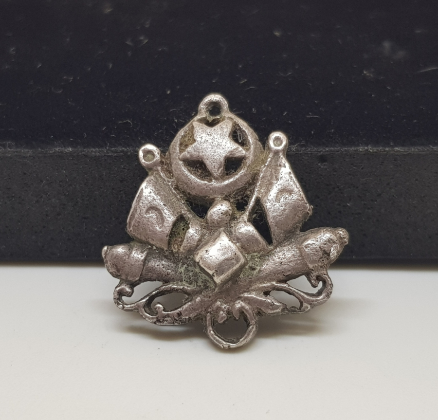 ÜZERİ MEŞRUTİYET SANCAKLI VE AY YILDIZLI OSMANLI DÖNEMİ GÜMÜŞ TESPİH SALLAMASI