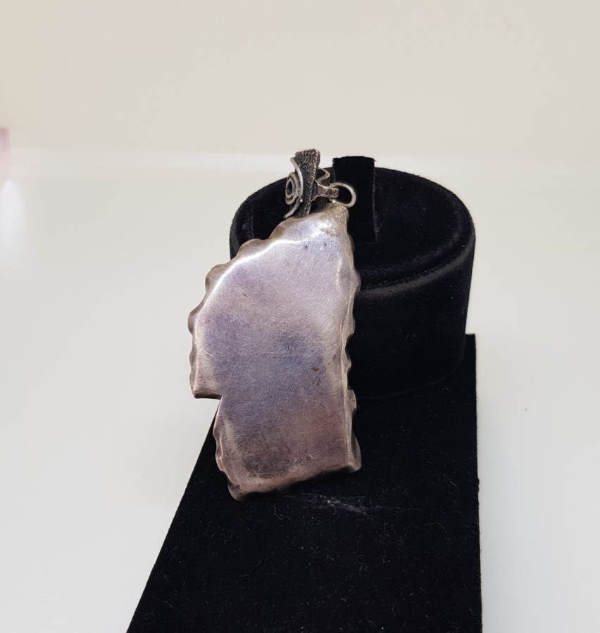 KABARTMA İŞÇİLİKLİ VE OKYANUS MERCANLI ÖZEL YAPIM GÜMÜŞ KOLYE UCU