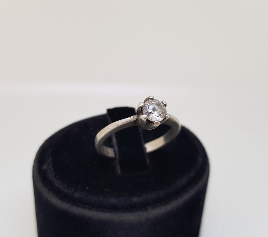 GÜMÜŞ TEK TAŞ YÜZÜK