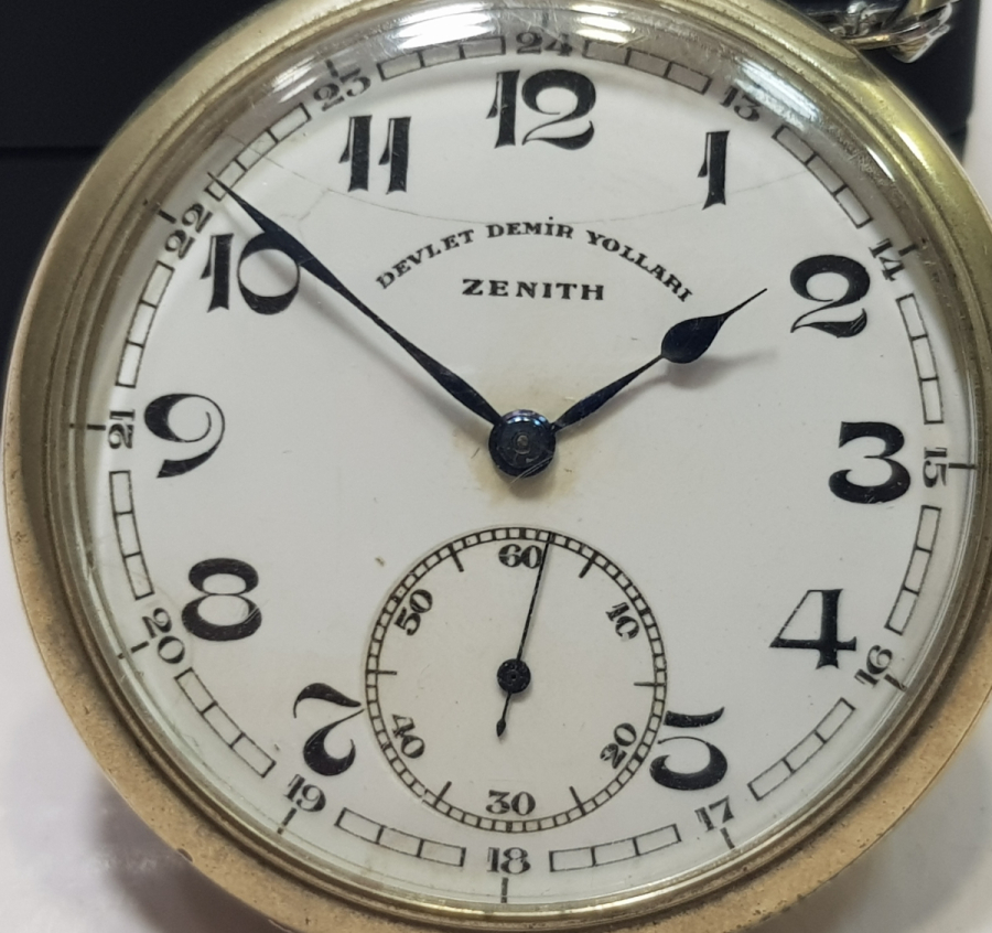 ARKASI TRENLİ ÇOK NADİR ZENİTH CEP SAATİ