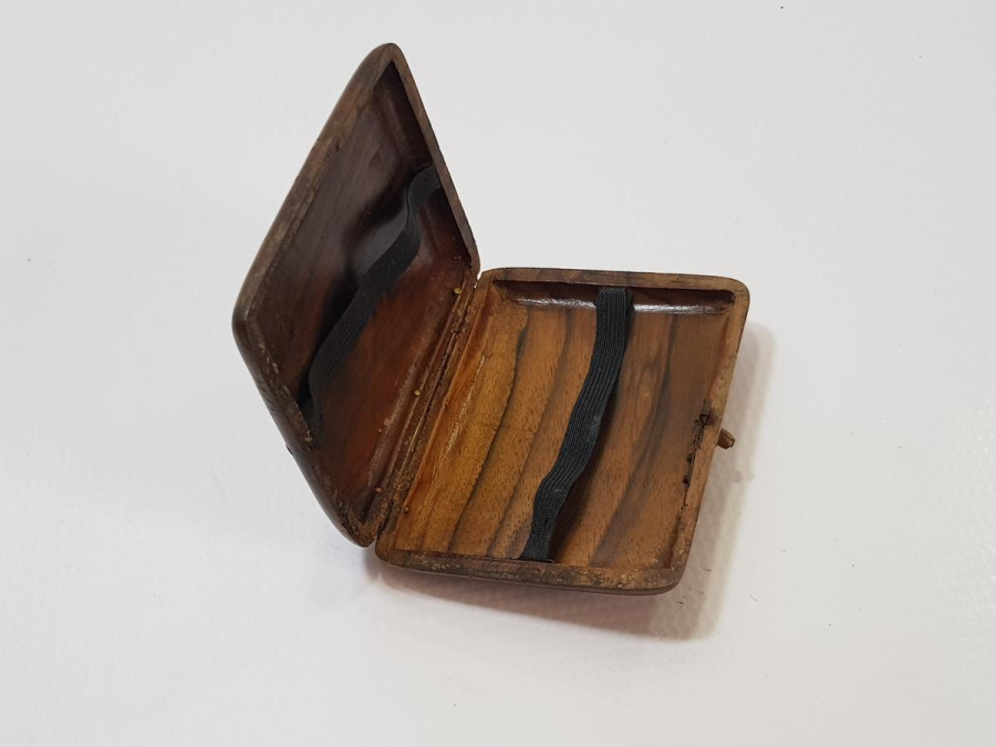 CUMHURİYET İLK DÖNEM SİNOP CEZAEVİ İŞİ KURT RESİMLİ SİGARA TABAKASI