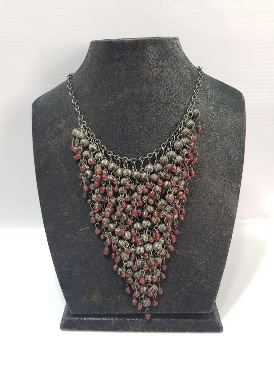 ÜZERİ DOĞAL TAŞLARLA SÜSLÜ ÖZEL YAPIM GERDANLIK