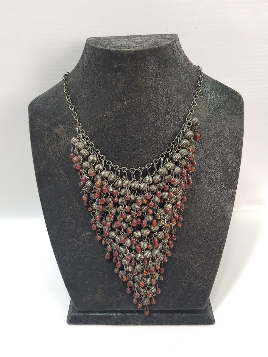 ÜZERİ DOĞAL TAŞLARLA SÜSLÜ ÖZEL YAPIM GERDANLIK