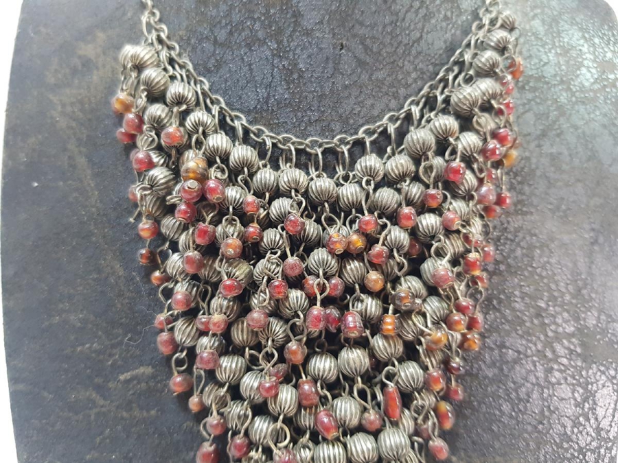 ÜZERİ DOĞAL TAŞLARLA SÜSLÜ ÖZEL YAPIM GERDANLIK