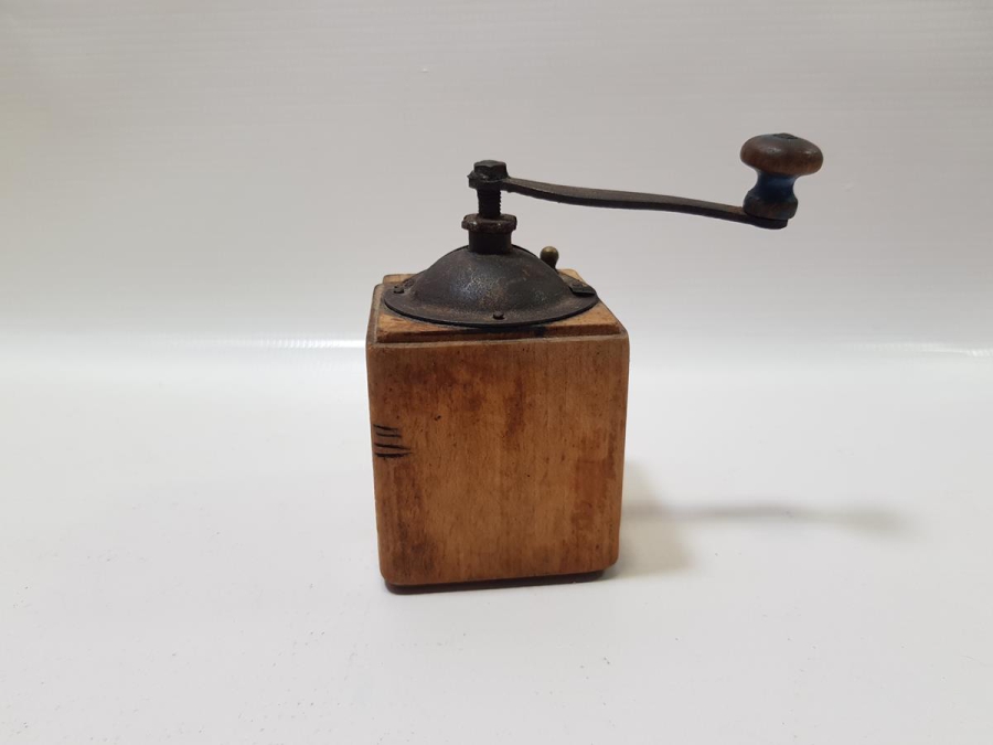 ANTİKA MİNİ KAHVE DEĞİRMENİ