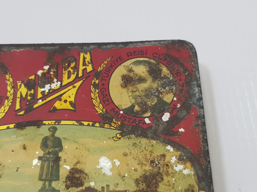 ATATÜRK RESİMLİ MELBA ÇİKOLATA KUTUSU