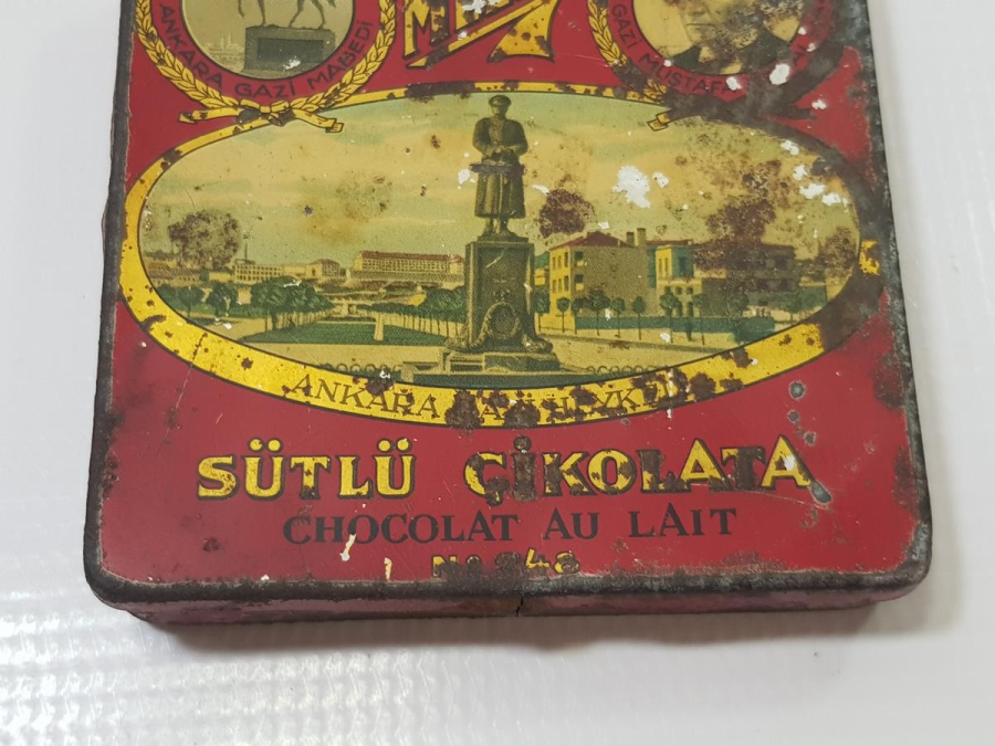 ATATÜRK RESİMLİ MELBA ÇİKOLATA KUTUSU