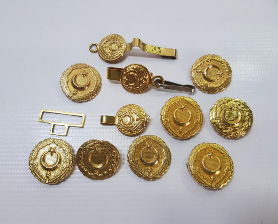 ESKİ ASKERİ KIYAFET VE KEMER PARÇALARI