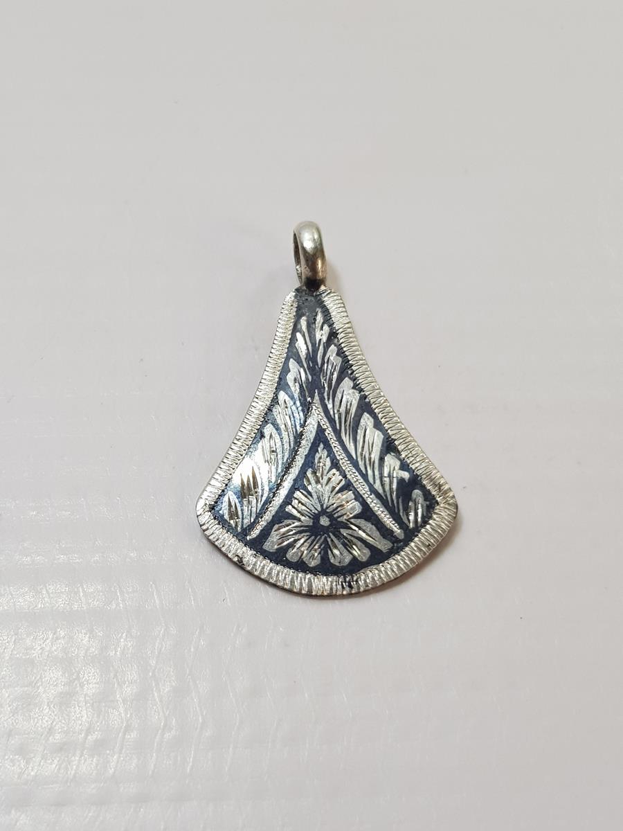 SANATÇI İŞİ SAVATLI GÜMÜŞ KOLYE UCU