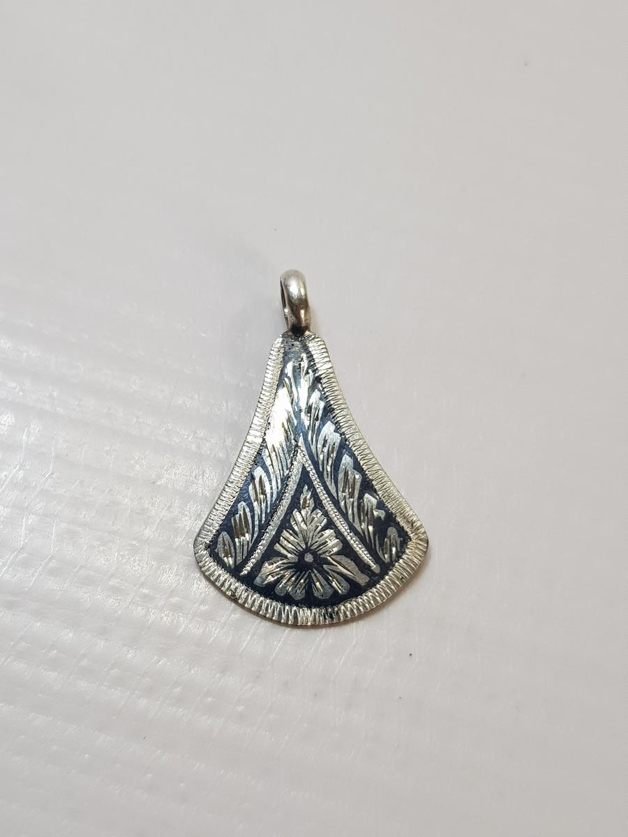 SANATÇI İŞİ SAVATLI GÜMÜŞ KOLYE UCU