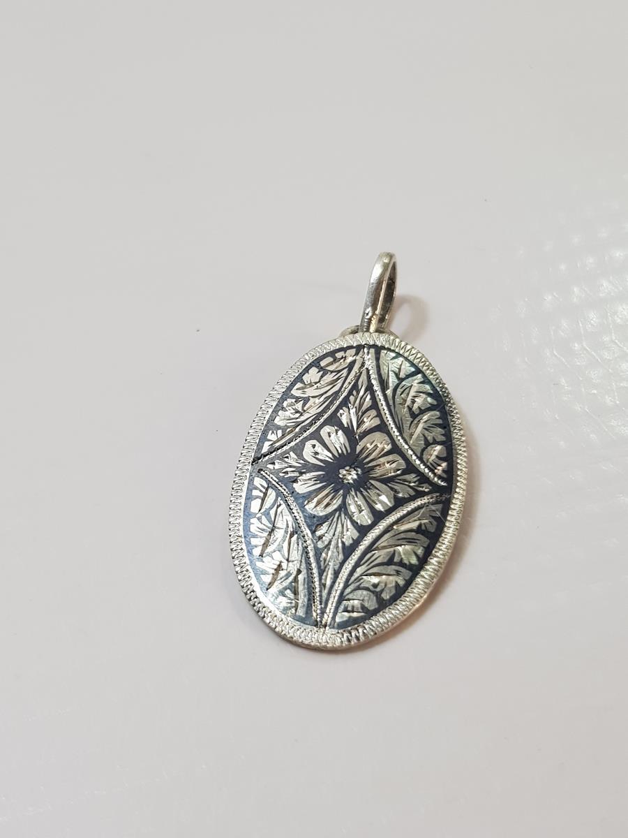 SANATÇI İŞİ SAVATLI GÜMÜŞ KOLYE UCU