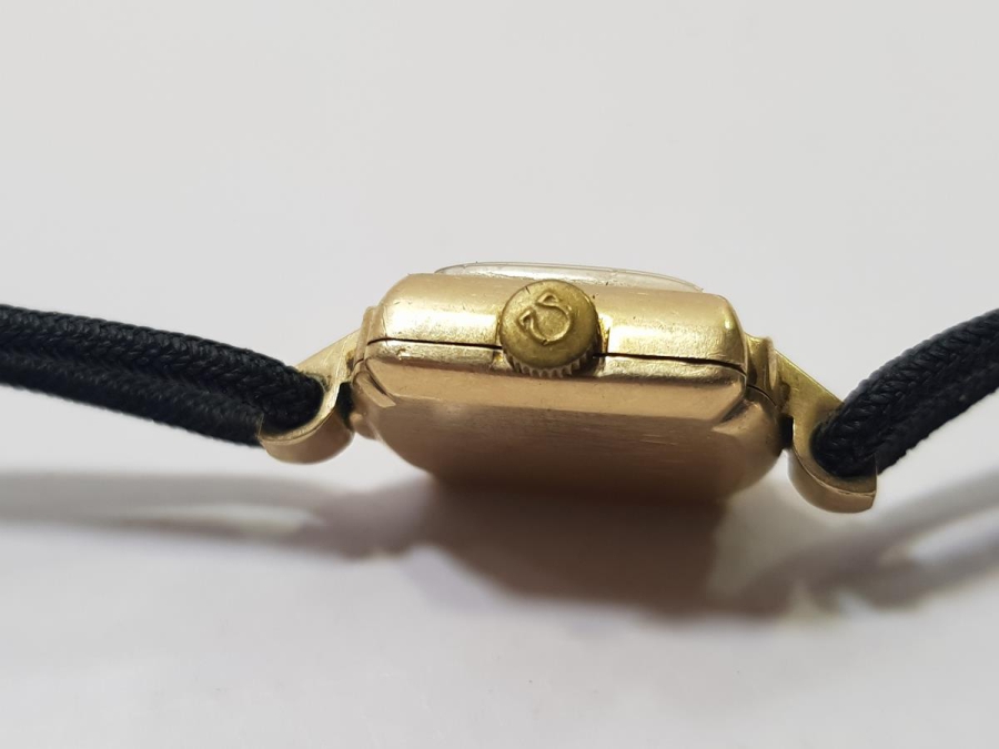 ALTIN KAPLAMA OMEGA KOL SAATİ