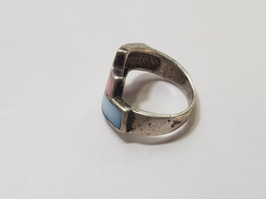 SEDEF TAŞLARLA SÜSLÜ GÜMÜŞ YÜZÜK