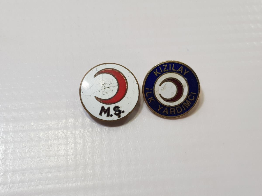 BİR ÇİFT MİNELİ KIZILAY ROZETİ