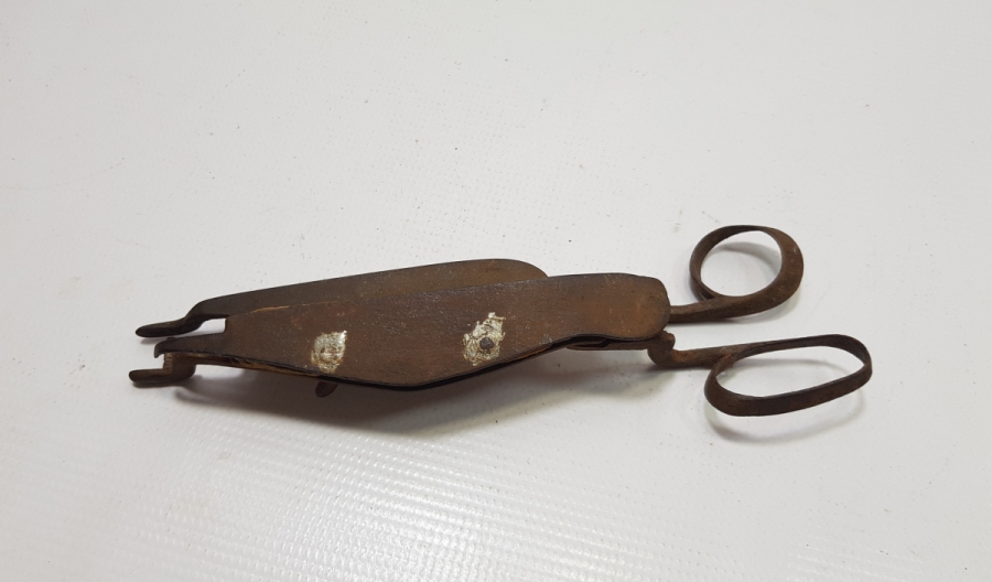 OSMANLICA YAZILI VE TARİHLİ HALI MAKASI