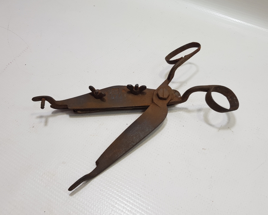 OSMANLICA YAZILI VE TARİHLİ HALI MAKASI