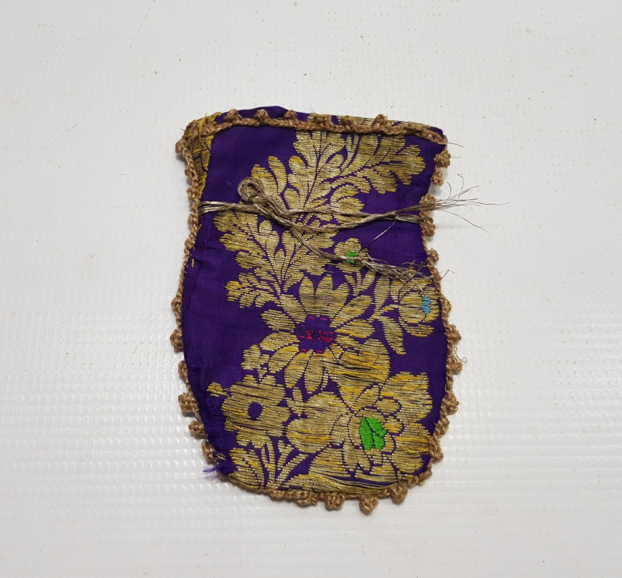 OSMANLI DÖNEMİ ALTIN SIRMA İŞLEMELİ MOR RENKLİ ELMASİYE KESE