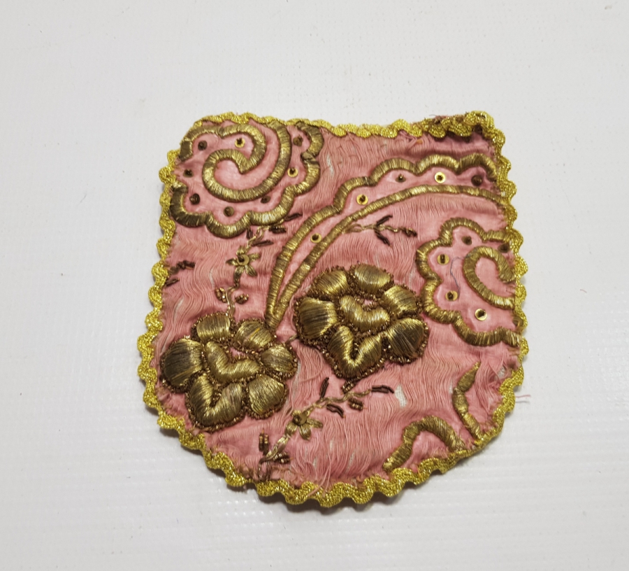 OSMANLI DÖNEMİ ALTIN SIRMA İŞLEMELİ İPEK ELMASİYE GELİN ÇEYİZ KESESİ