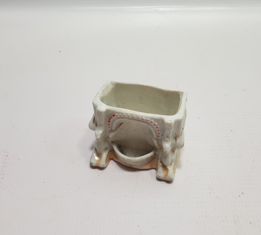 ANTİKA PORSELEN KALEMLİK