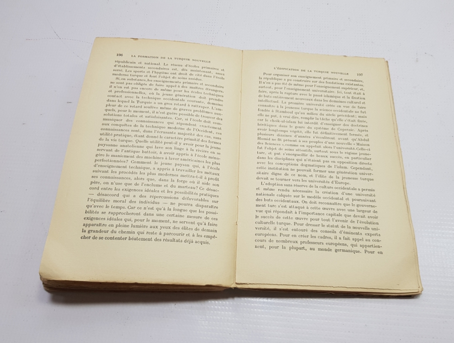 OSMANLI DEVLETİNDEN TÜRKİYE CUMHURİYETİNE FRANSIZCA KİTAP