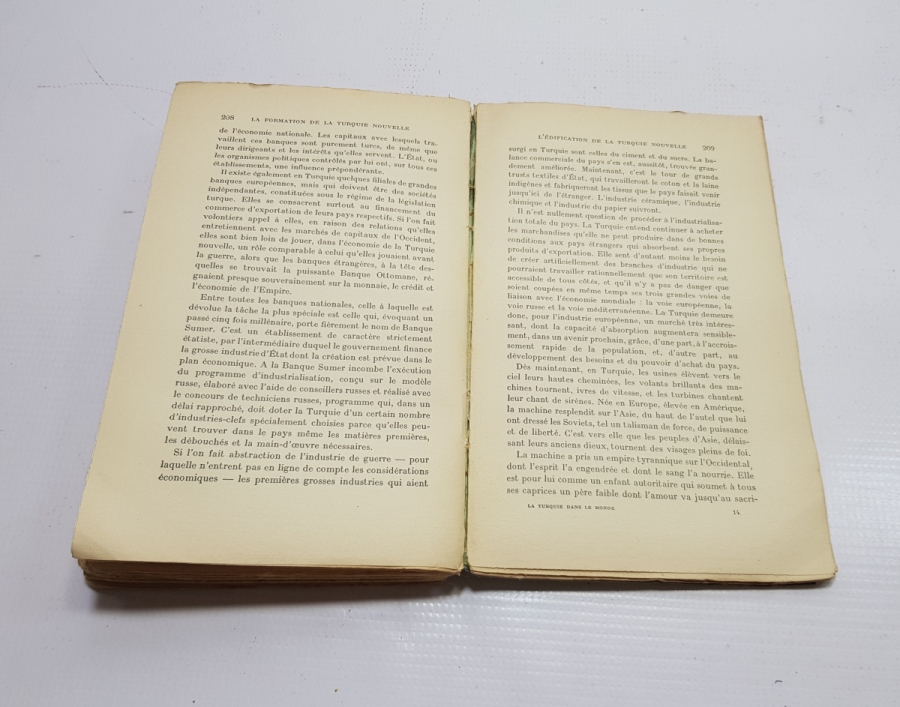OSMANLI DEVLETİNDEN TÜRKİYE CUMHURİYETİNE FRANSIZCA KİTAP
