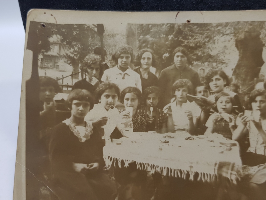 EĞİTİM TARİHİ: ÖĞRETMEN VE ÖĞRENCİLER FOTOĞRAFI