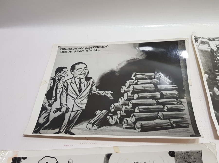 1960 DARBESİ KONULU KARİKATÜR FOTOĞRAFI LOTU