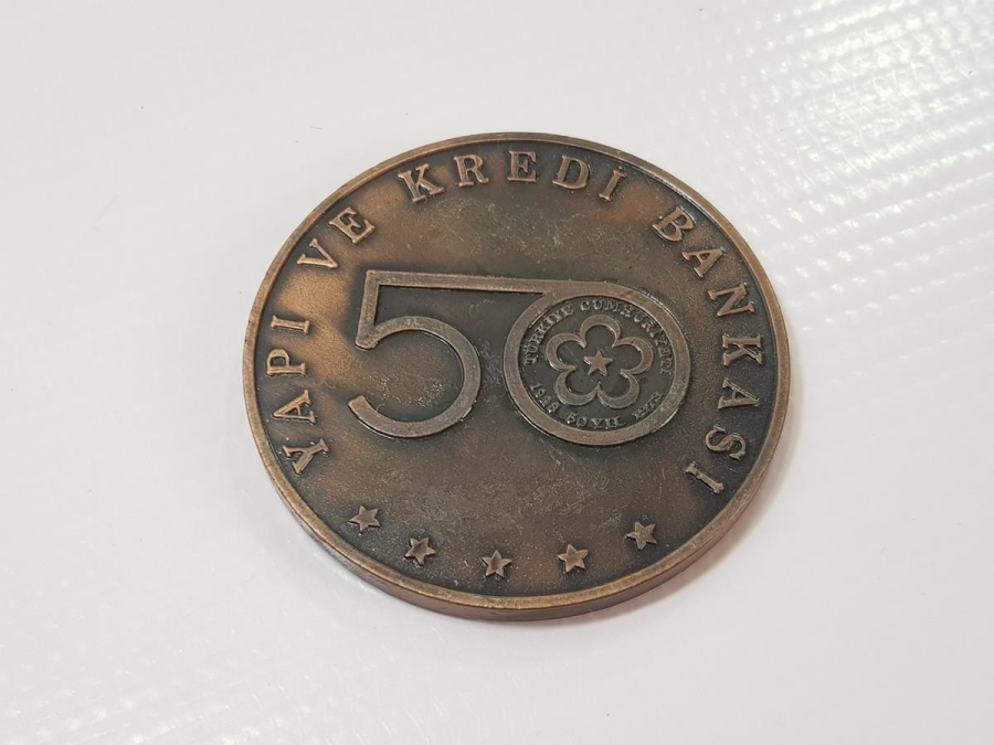 1973 YAPI VE KREDİ BANKASI ANKARA ATATÜRK KİTAPLIĞI AÇILIŞ HATIRASI MADALYON