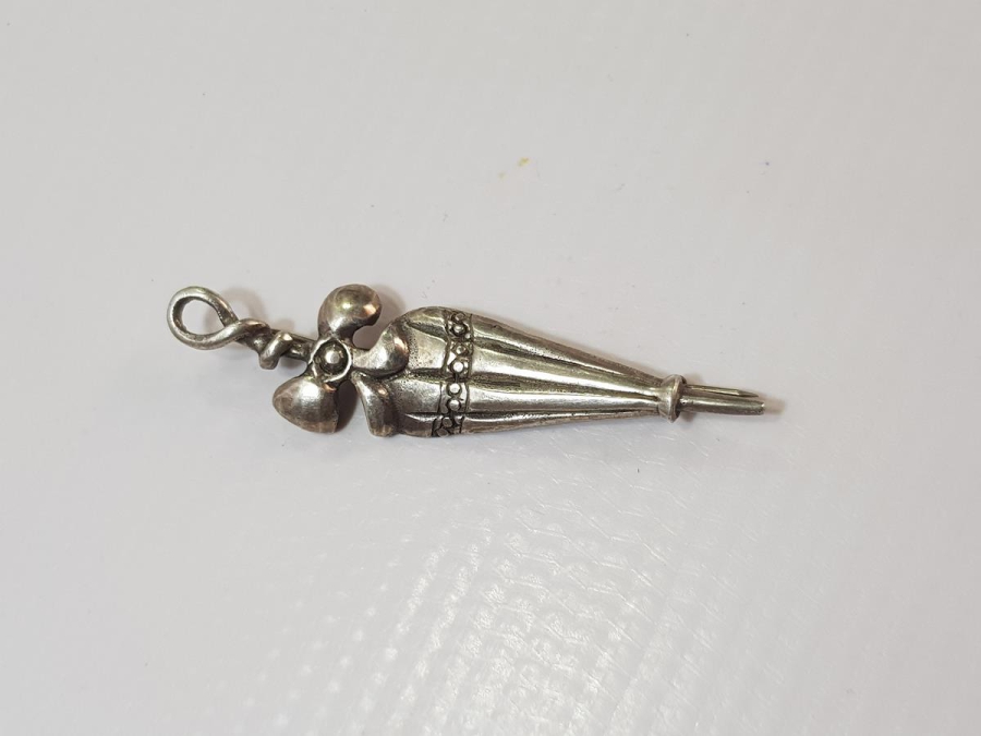 ŞEMSİYE FORMLU GÜMÜŞ BROŞ