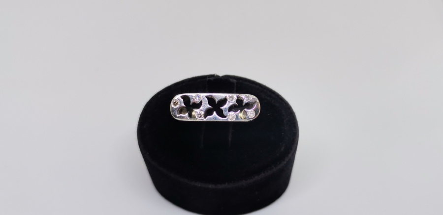 DÖRT YAPRAKLI YONCA MODELLİ PIRLANTA YÜZÜK