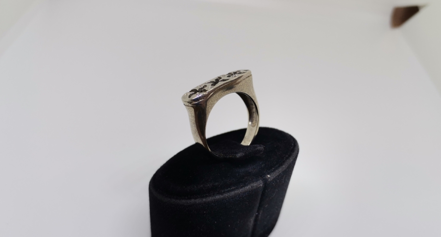 DÖRT YAPRAKLI YONCA MODELLİ PIRLANTA YÜZÜK